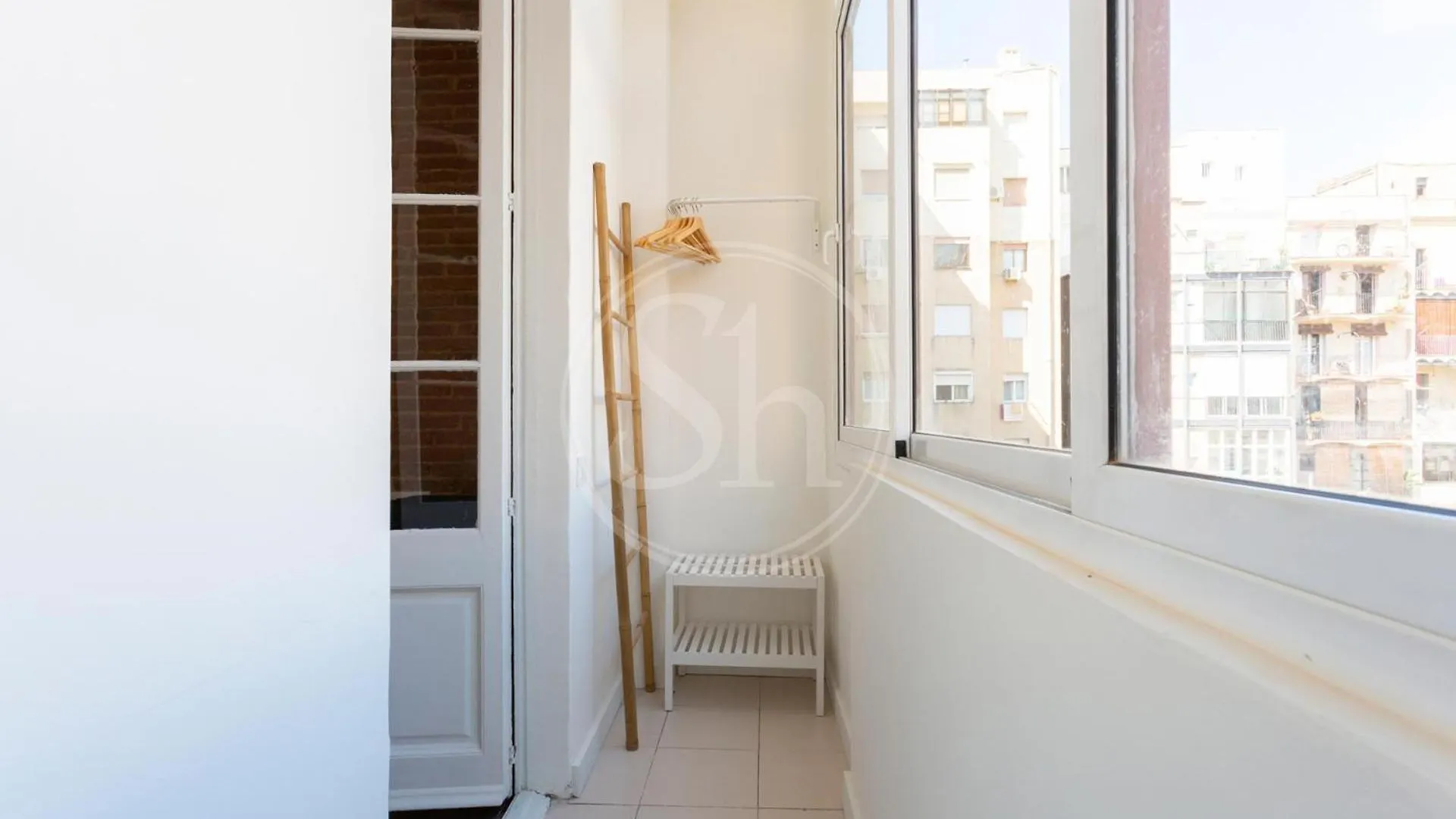 Apartment Hermoso Apartamento Cerca De Plaza Universitat Barcelona